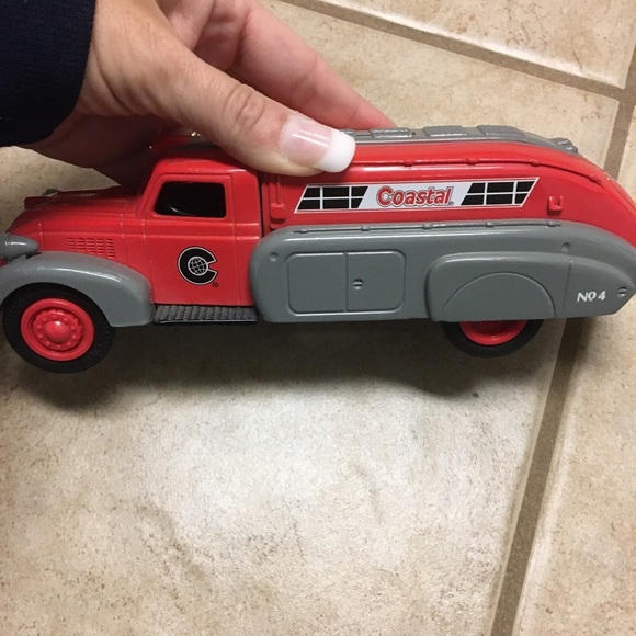 Vintage ERTL Coastal 1939 Dodge Airflow Tanker Bank - Picture 1 of 4